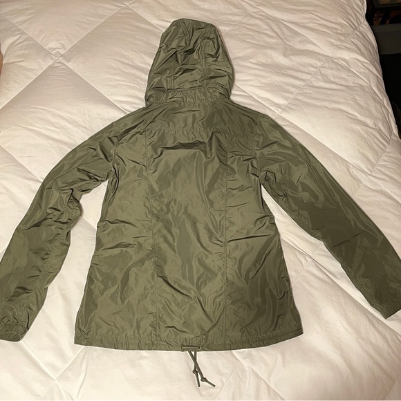 Mountain Hardware Army Green Light Travel Jacket Hideaway Hoodie Windbeaker S - Picture 12 of 13